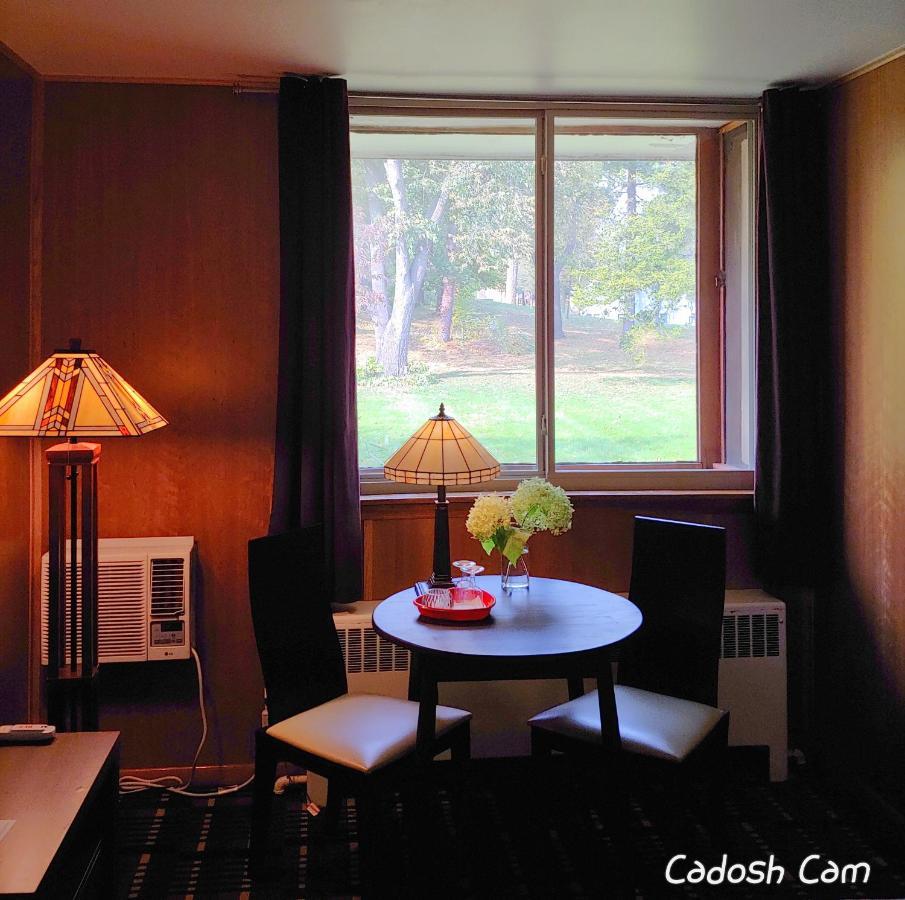The Usonian Inn Llcスプリング・グリーン エクステリア 写真