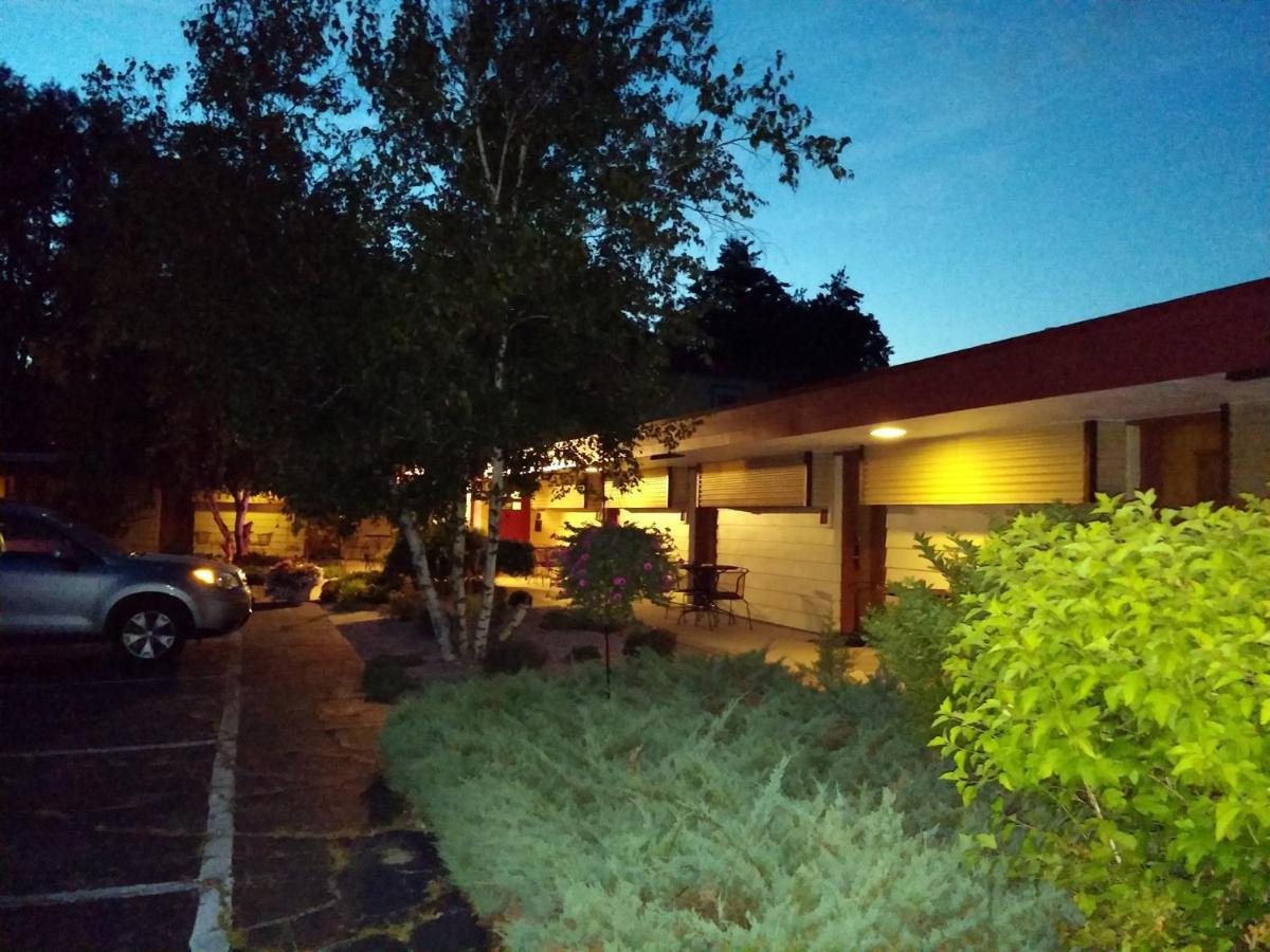 The Usonian Inn Llcスプリング・グリーン エクステリア 写真