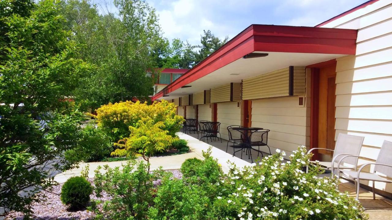The Usonian Inn Llcスプリング・グリーン エクステリア 写真