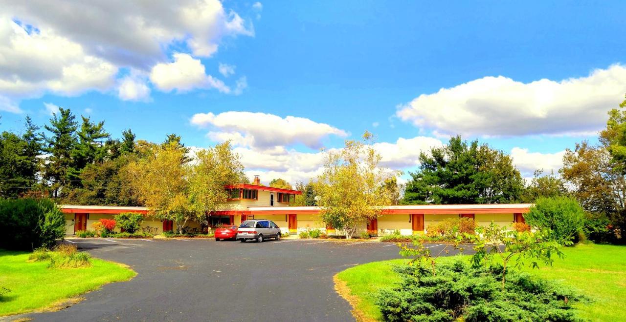 The Usonian Inn Llcスプリング・グリーン エクステリア 写真