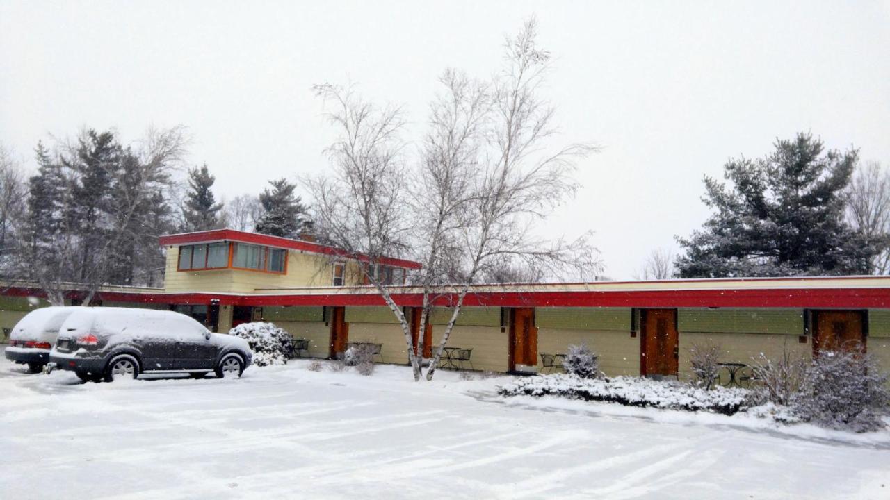 The Usonian Inn Llcスプリング・グリーン エクステリア 写真