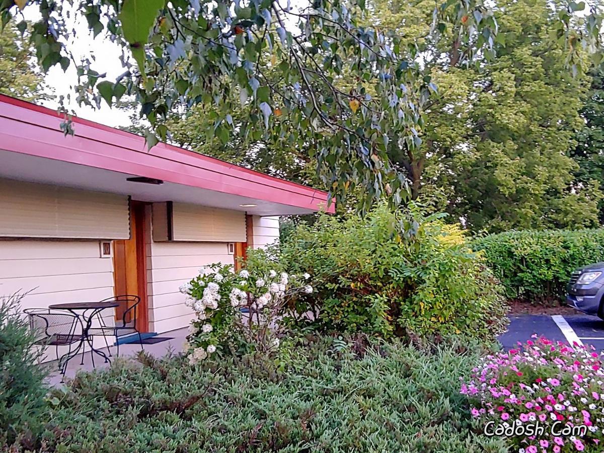 The Usonian Inn Llcスプリング・グリーン エクステリア 写真
